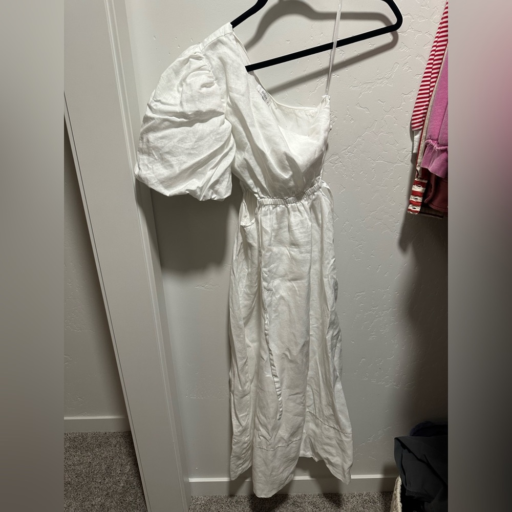 Dissh white dress
